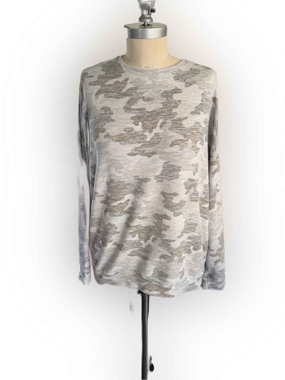 Athleta Women’s Light Gray Camouflage Soft Sweatshirt. Size Small
